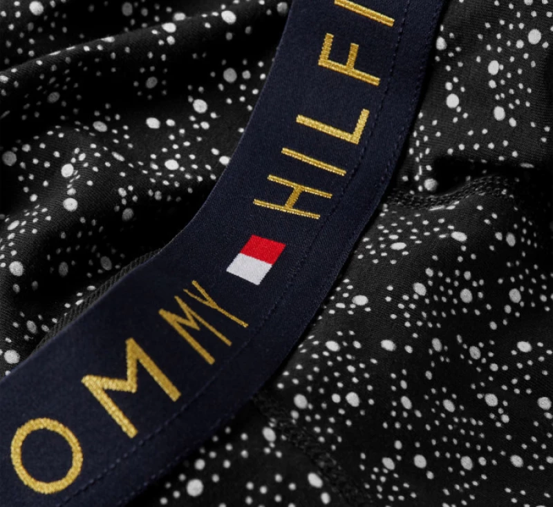 Ανδρικό Gift Pack Tommy Hilfiger - Μαύρο Boxer all over print - Μαύρες κάλτσες