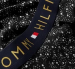 Ανδρικό Gift Pack Tommy Hilfiger - Μαύρο Boxer all over print - Μαύρες κάλτσες