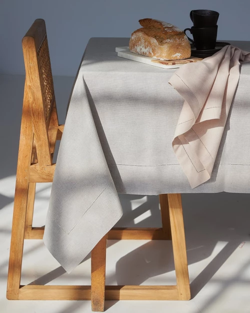 Μονόχρωμο Τραπεζομάντηλο με Αζούρ & Γαλλική Γωνία Amadora 8 ατόμων (150x220cm) Γκρι