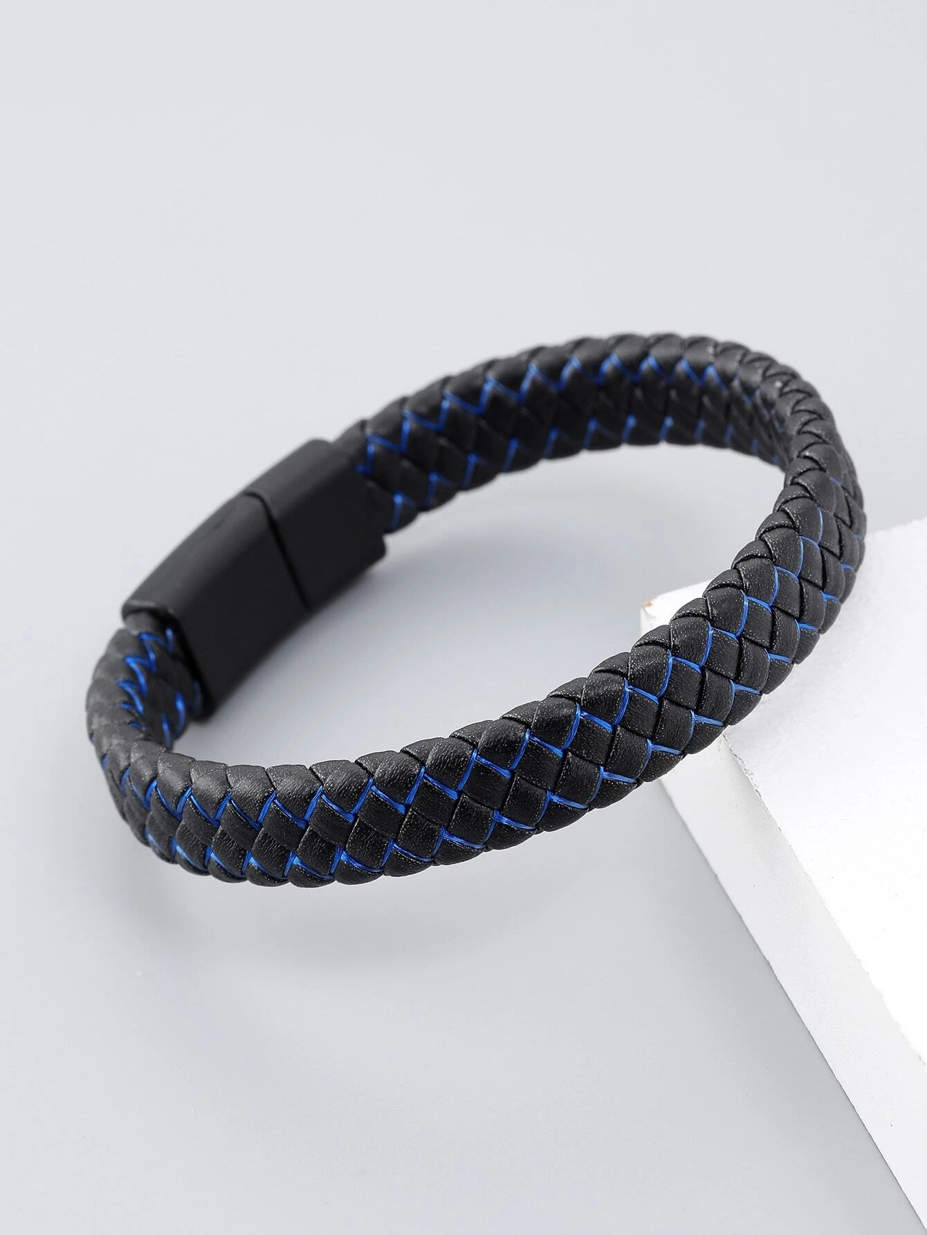 Μπλε ανδρικό δερμάτινο βραχιόλι
