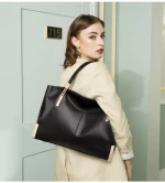 Δερμάτινη Γυναικεία Τσάντα Shopper  Ωμου Foxer 938032F καφέ