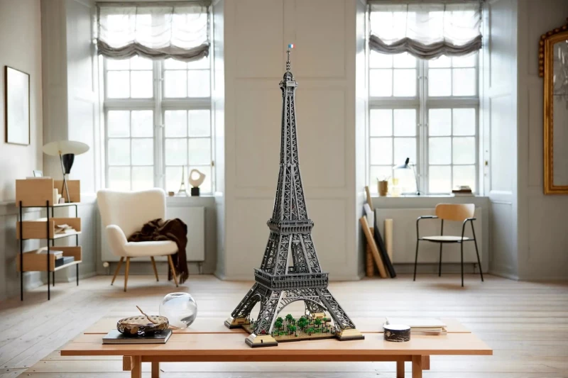 LEGO ICONS 10307 EIFFEL TOWER