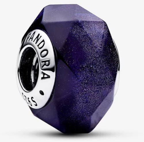 Σύμβολο Pandora με Μπλε Πολυεδρικό Γυαλί Μουράνο 792984C00