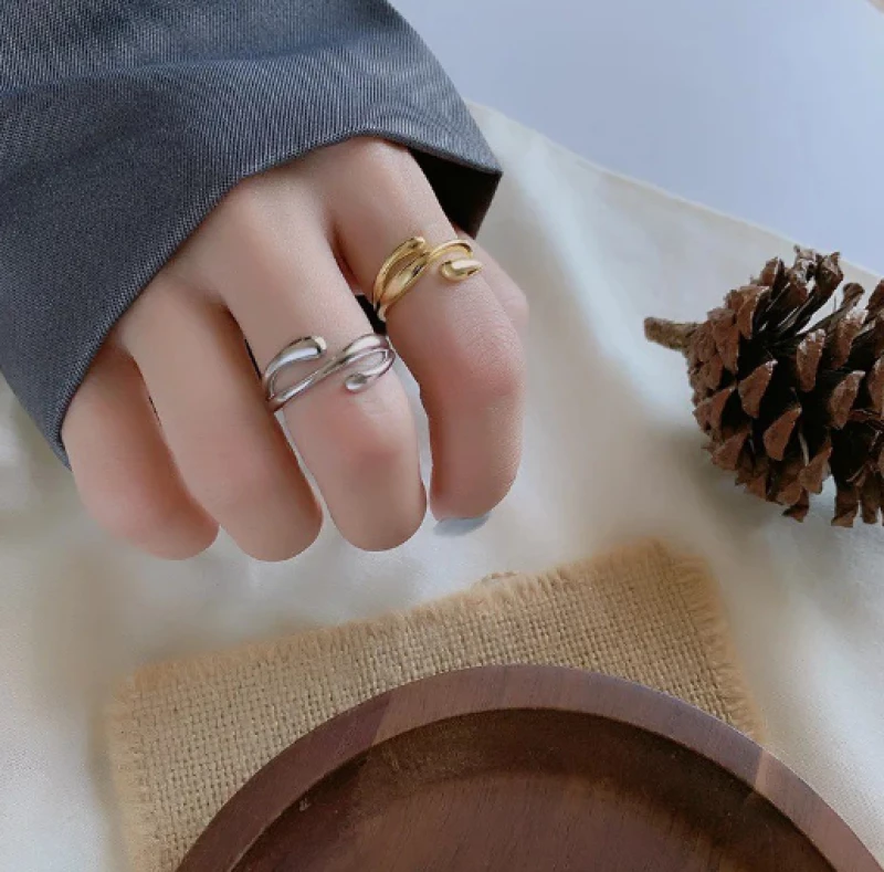 ΓΥΝΑΙΚΕΙΑ ΑΤΣΑΛΙΝΑ ΔΑΧΤΥΛΙΔΙΑ-WOMEN’S STEEL RING ΧΡΥΣΟ