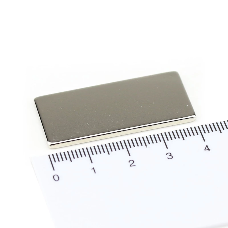 Μαγνήτης Παραλληλεπίπεδος 40x20x3mm Νεοδυμίου Δύναμη Έλξης 9kg