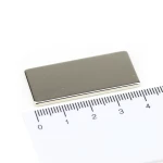 Μαγνήτης Παραλληλεπίπεδος 40x20x3mm Νεοδυμίου Δύναμη Έλξης 9kg