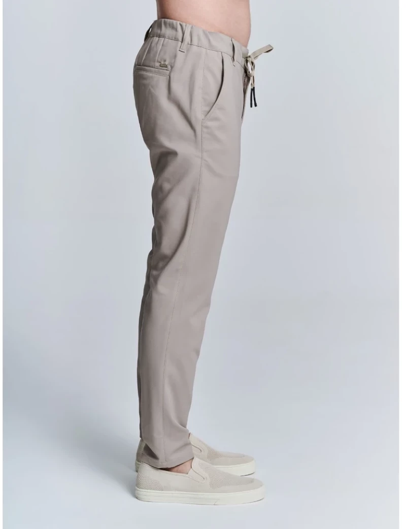 Staff Man New Oliver Chino