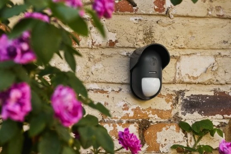 Yale Outdoor Motion Sensor Infrared sensor Wireless Wall Black