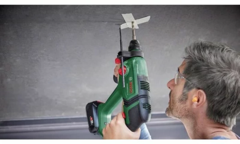 Τρυπάνι σφύρας BOSCH UniversalHammer 18V