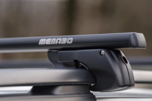 MENABO ΜΠΑΡΕΣ ΟΡΟΦΗΣ ΑΛΟΥΜΙΝΙΟΥ SHERMAN BLACK 120 cm ΣΕ ΜΑΥΡΟ ΧΡΩΜΑ ΓΙΑ Chevrolet Cruze (J300) Station Wagon 5 doors 2008>2016 ΜΕ RAISED RAILS (Παράλληλες Μπάρες με Κενό) - 2 ΤΕΜ. (12280/MB)