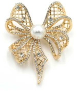 LAPEL PIN ΚΑΡΦΙΤΣΑ ΦΙΟΓΚΟΣ από επιχρυσωμένο ορείχαλκο με στρας και πέρλα.