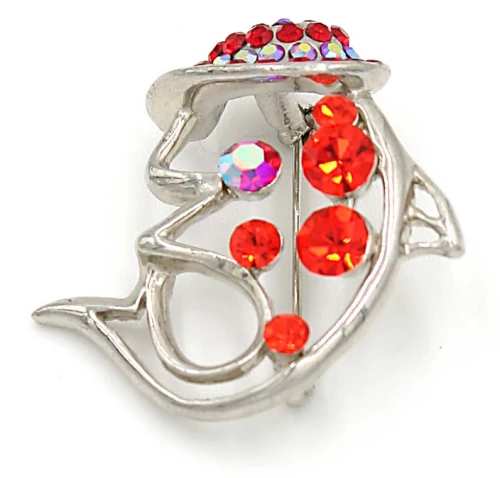 LAPEL PIN ΚΑΡΦΙΤΣΑ ΑΠΟ ΜΕΤΑΛΛΟ, ψάρι με καπέλο σε κόκκινο χρώμα.