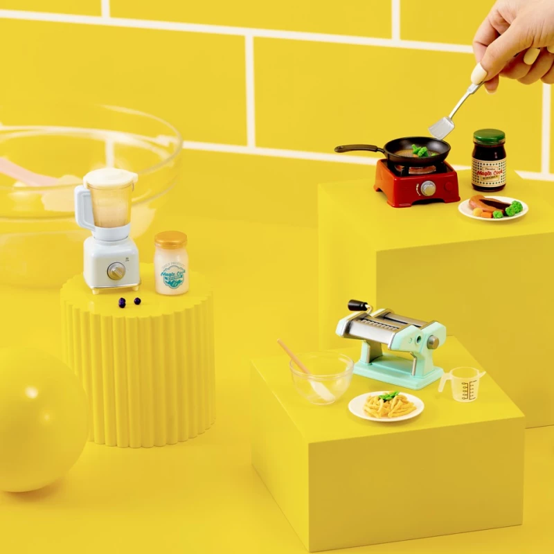 Mini Brands - Magic Cook Kitchen S1 - Pasta Maker / Toys