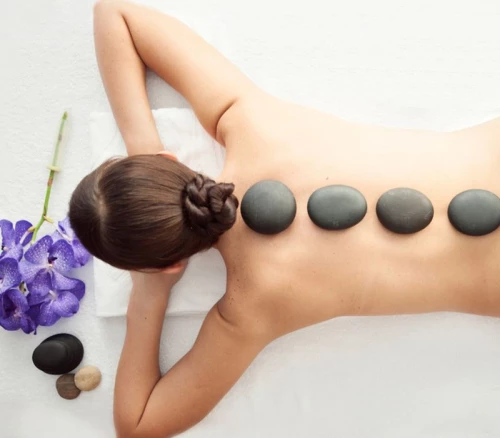 60' Ολόσωμο Hot Stones Massage, 1 άτομο!