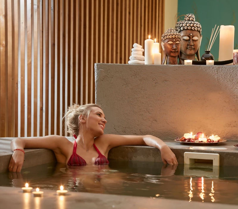 30΄body massage + 20' Jacuzzi, στο 4* Aar Spa +ΔΩΡΟ, για 1!