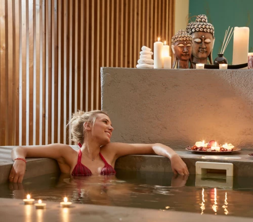 30΄body massage + 20' Jacuzzi, στο 4* Aar Spa +ΔΩΡΟ, για 1!