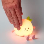 Φωτάκι νυκτός LED USB C Foodiemals - Ροδάκινο - Puckator